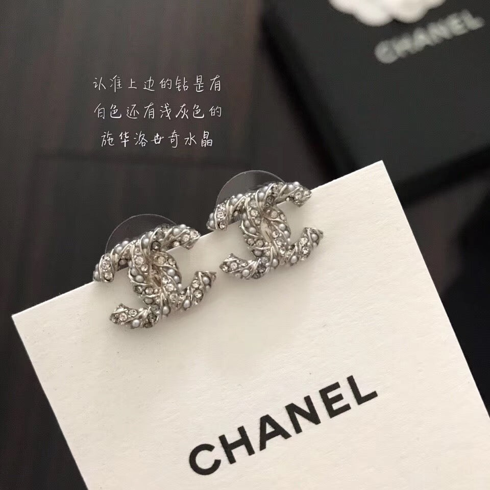 Chanel最新款雙C耳釘