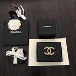 Chanel經典的雙C logo brooch