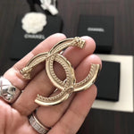 Chanel經典的雙C logo brooch